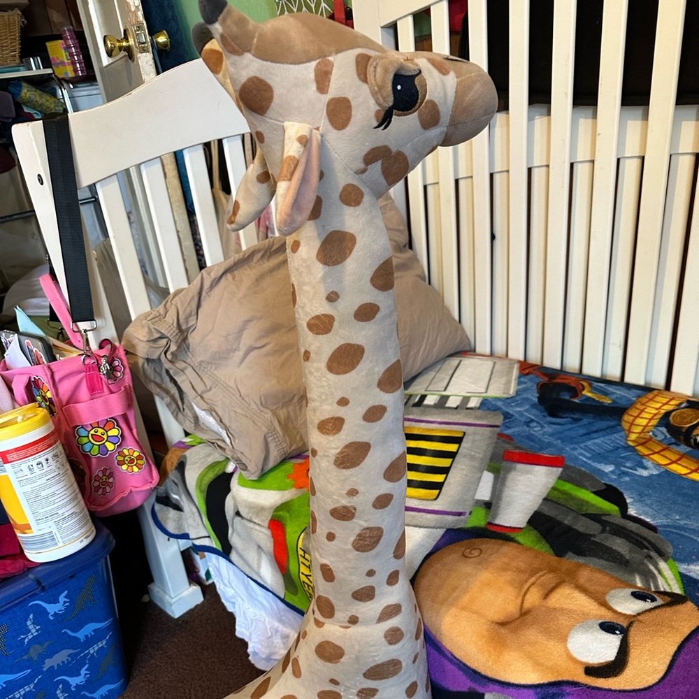 Giant giraffe plushie